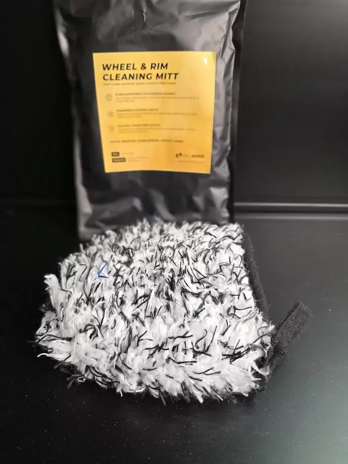 Cali Armor – Wheel Detailing Glove